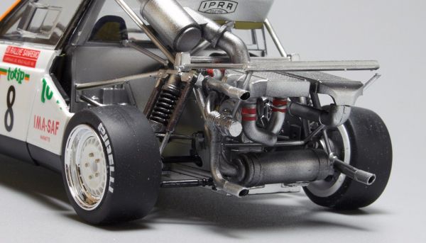 NuNu 1:24 Standmodellbausatz Lancia Delta S4 Rallye San Remo 1986 No. 8